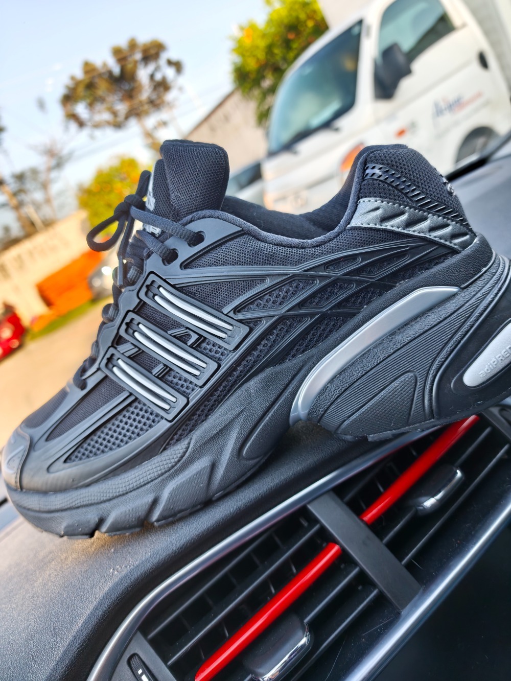 adidas Adistar XLG 2.0 Black — 43, Usado