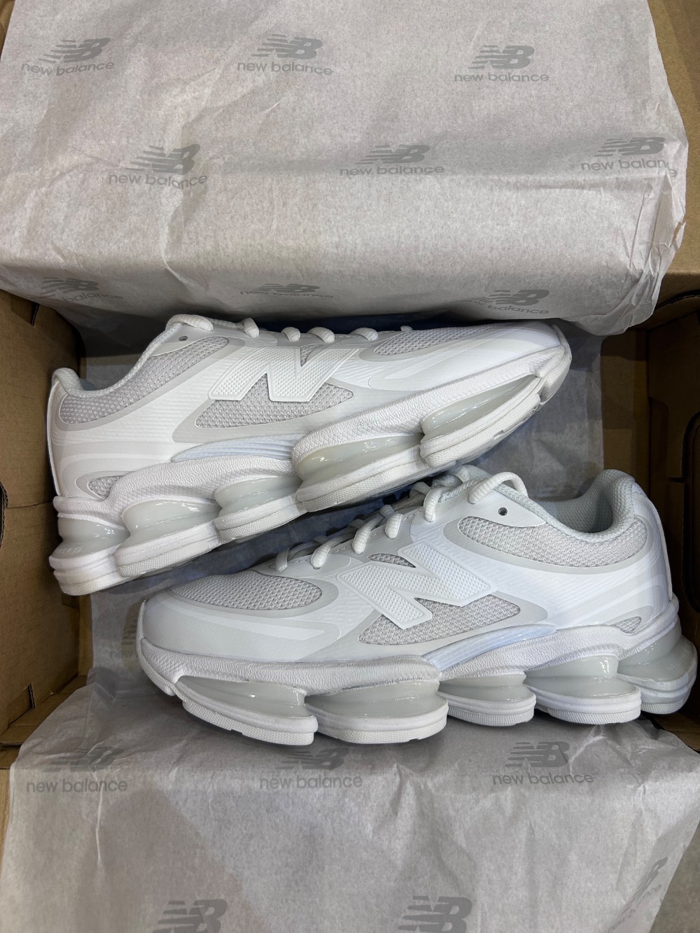 New Balance 2000 Abzorb White