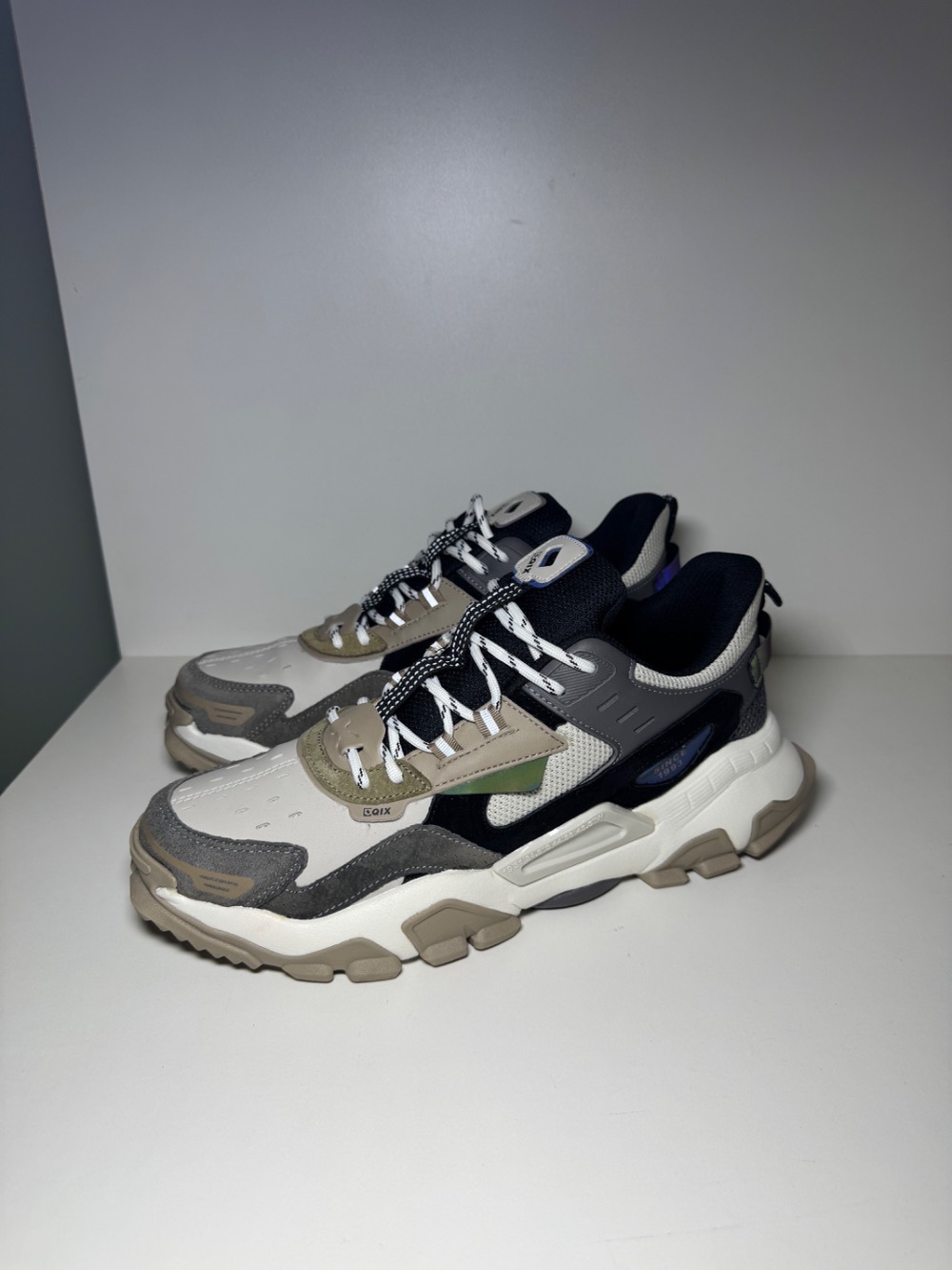 Tênis qix trek
