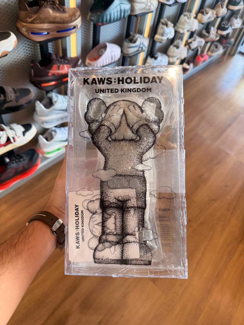 Vinyl Figure KAWS Holiday UK Brown