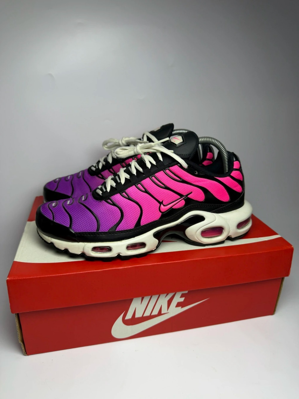 Nike Air Max Plus Dusk — 40, Usado