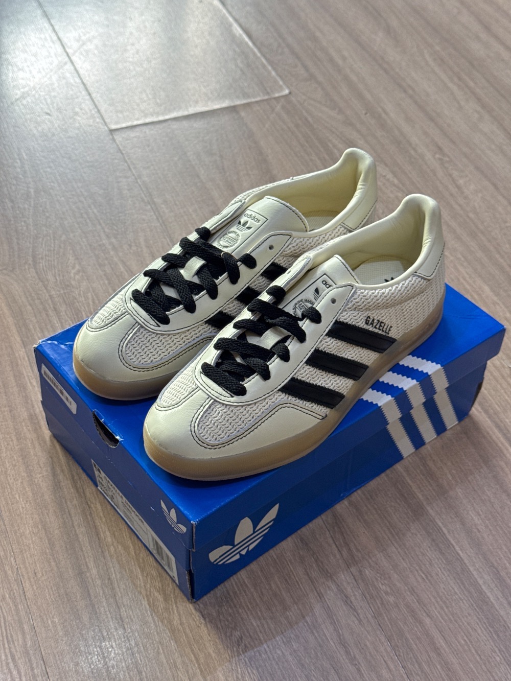 adidas Gazelle Futsal Cream White Core Black Magic Beige