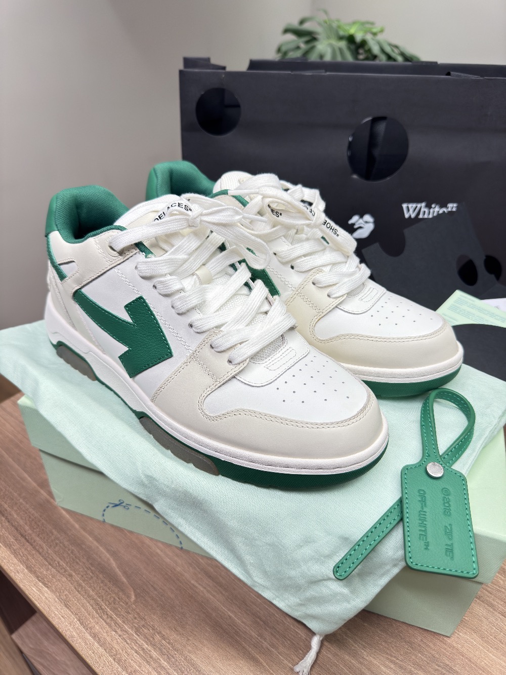 Off-White Out Of Office Leather White Green — 38, Usado