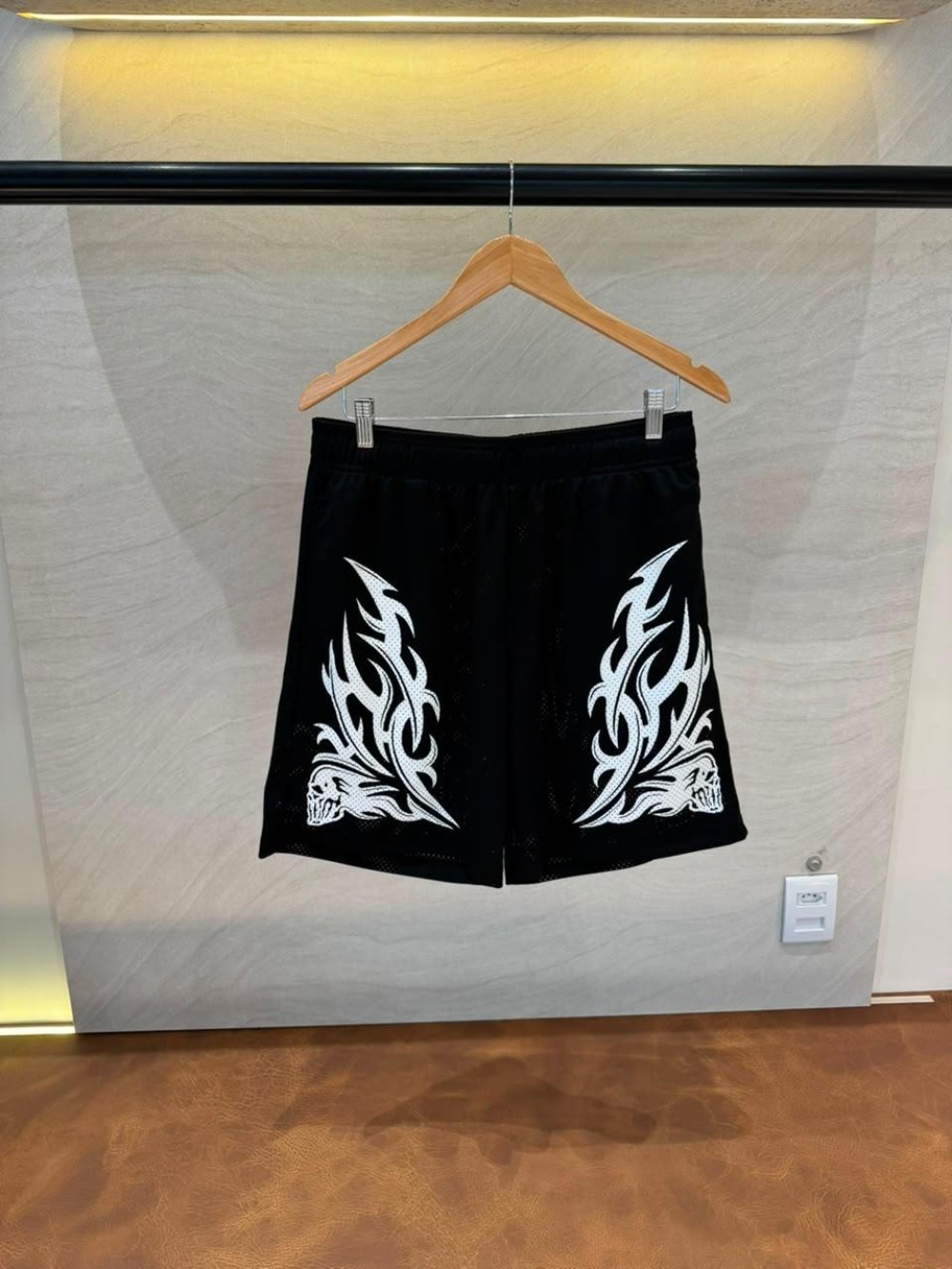 Bermuda Warren Lotas Sturgis Tribal Black White