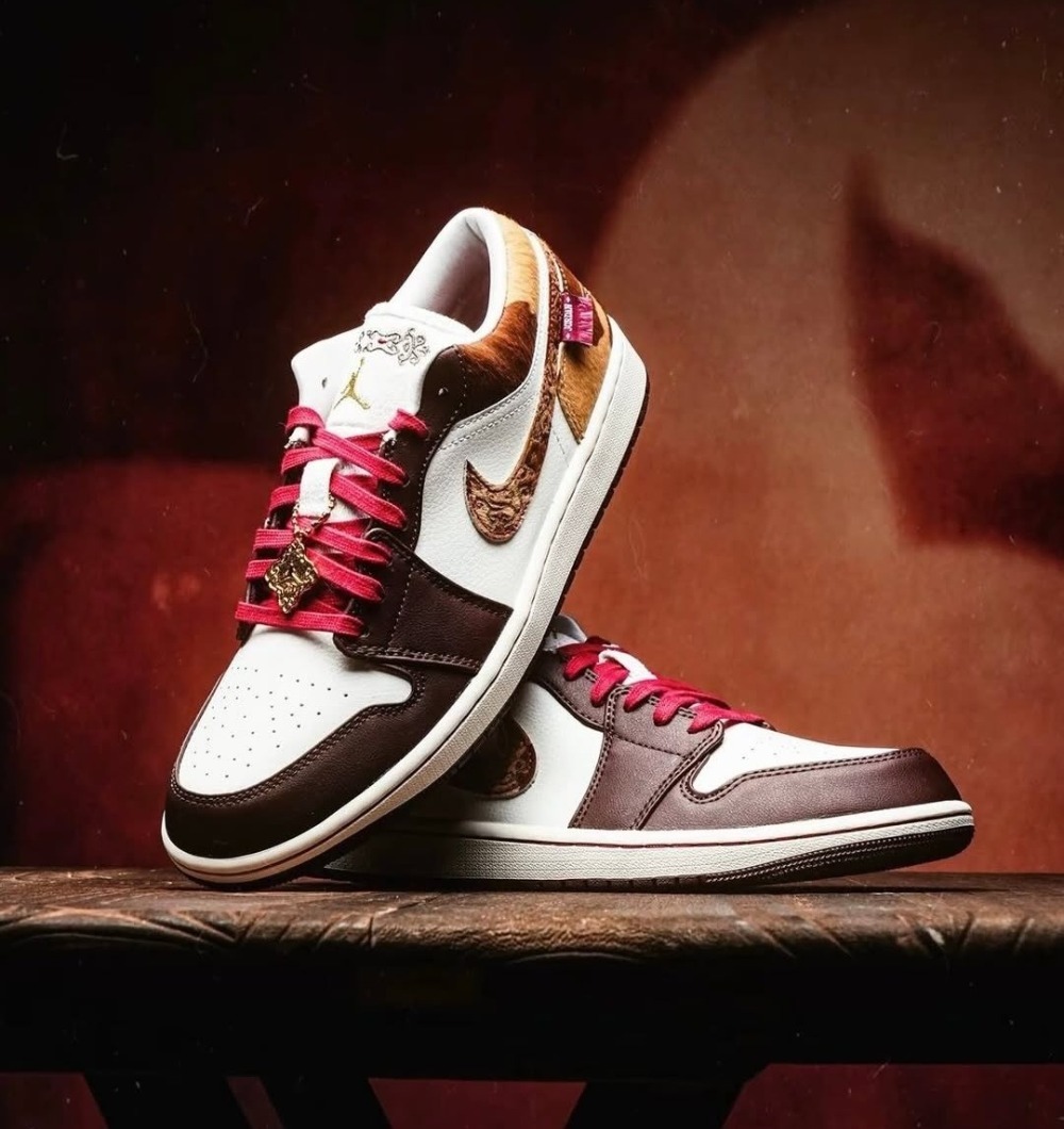 Air Jordan 1 Low SE Year of the Horse — 39 / 39.5 / 40 / 40.5 / 41 / 42 / 42.5 / 43 / 43.5 / 44, Novo