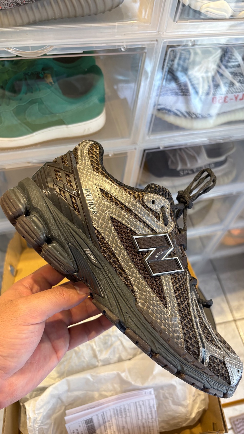 New Balance 1906R Thunder Brown Black