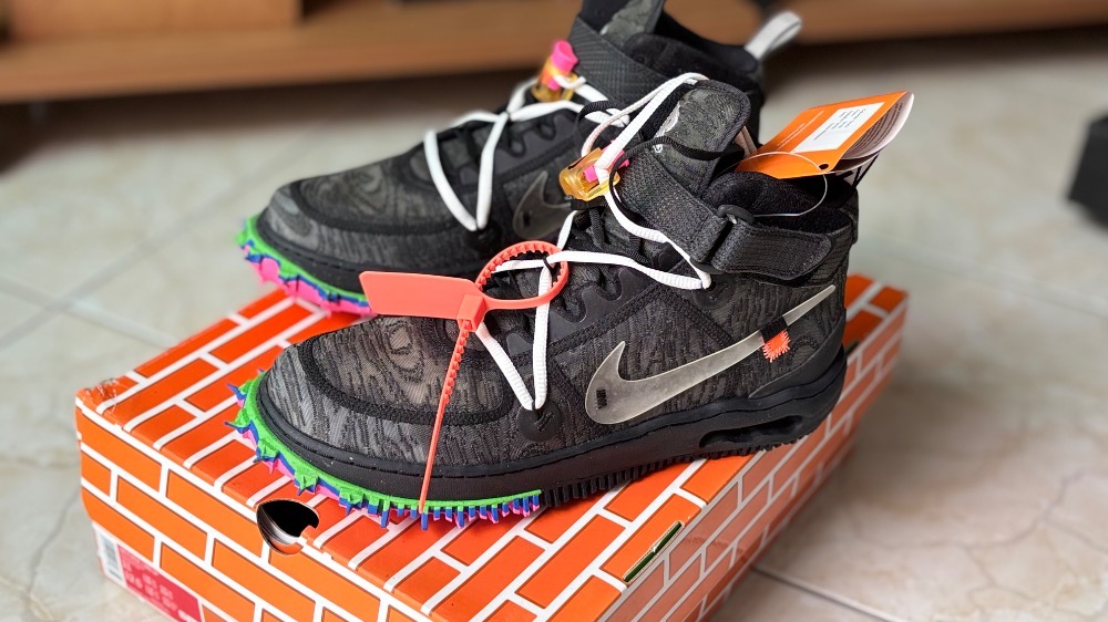 Off-White x Nike Air Force 1 Mid Black — 43, Novo