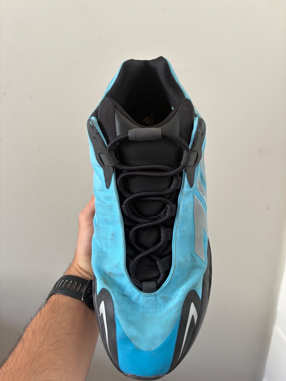 Yeezy Boost 700 MNVN Bright Cyan