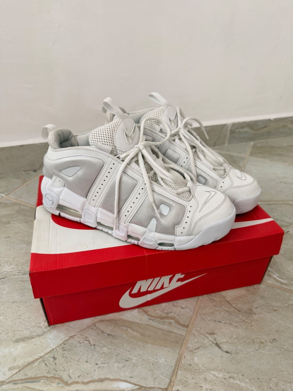 Nike Air More Uptempo Low Triple White