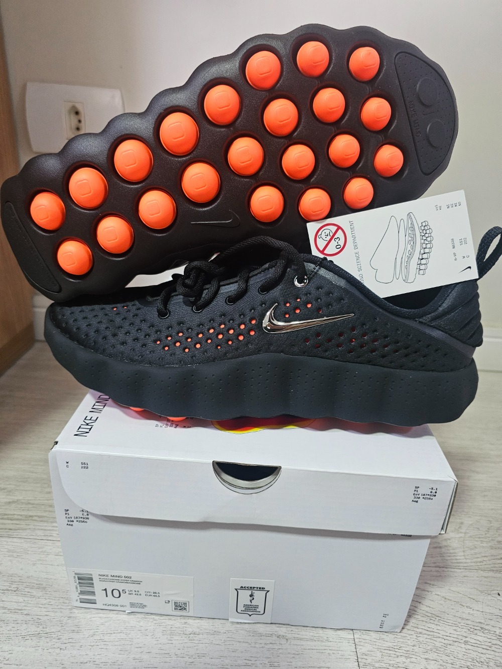 Nike Mind 002 Black — 42.5, Novo