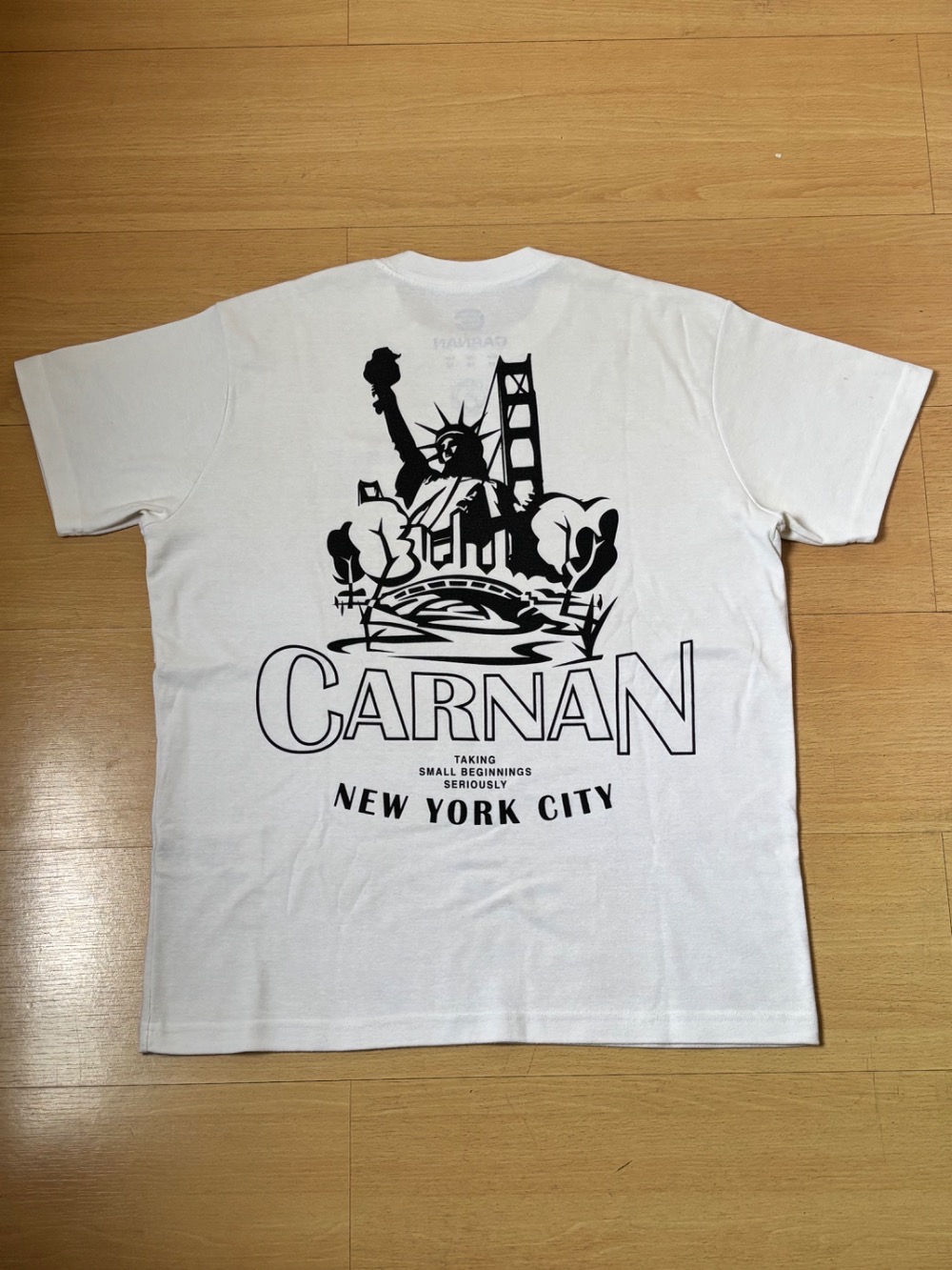 Camiseta Carnan statue of liberty