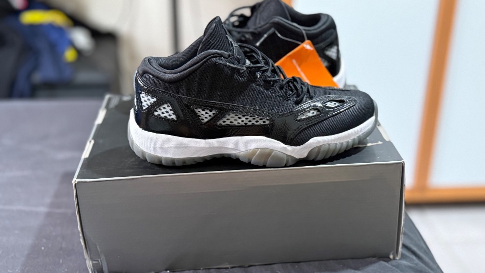 Air Jordan 11 Low Craft