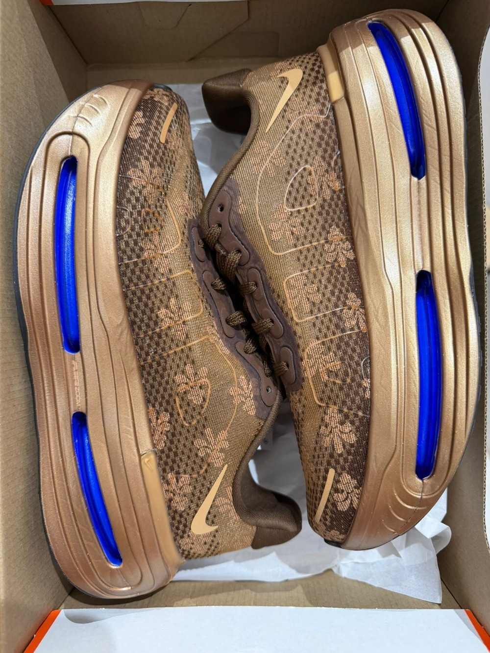 Nike Vomero Premium Flat Stout — 38, Novo