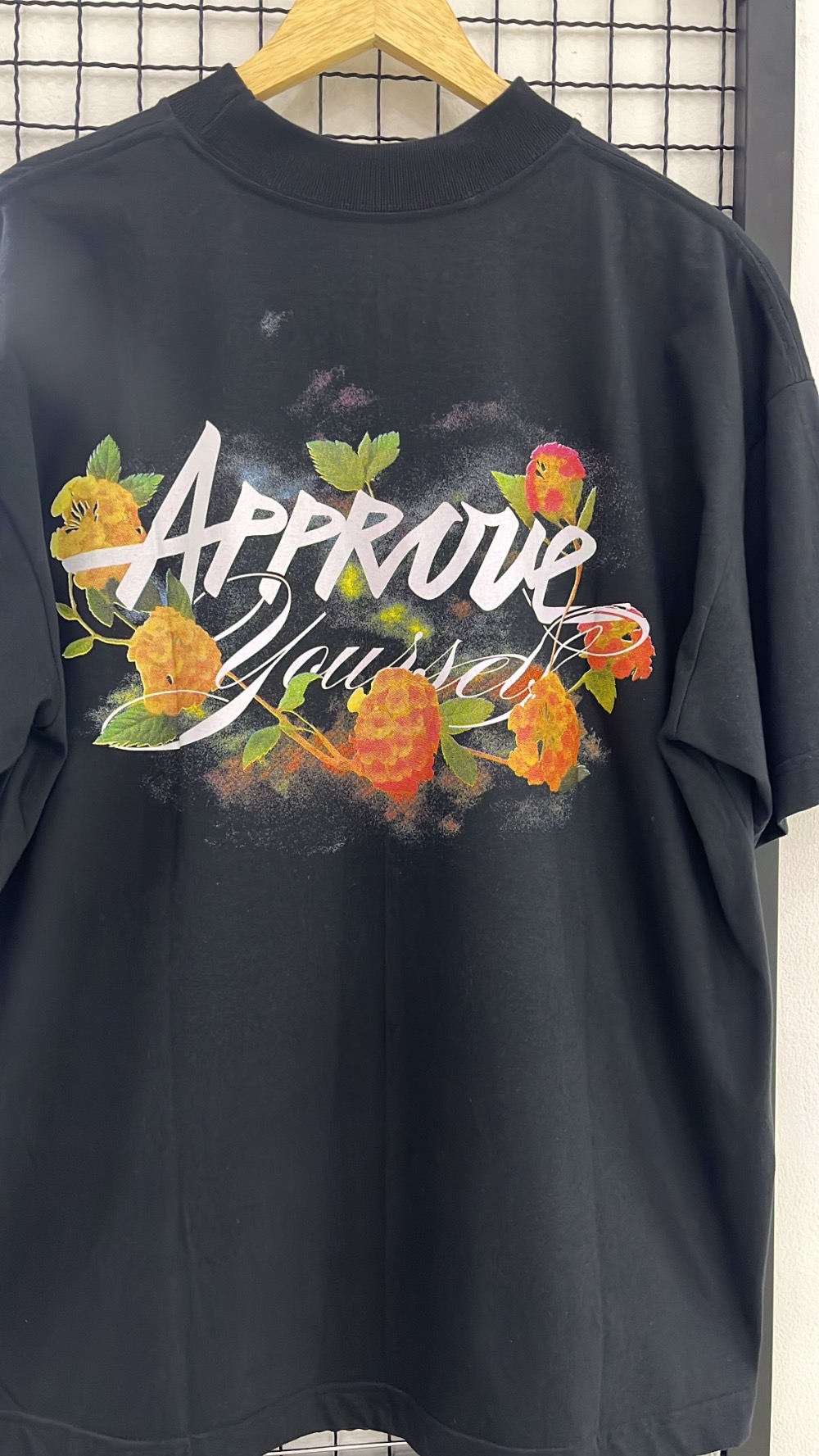 Camiseta Core Approve Miami Flowers