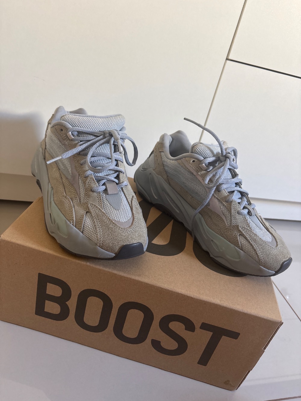 Yeezy 700 v2 Hospital Blue