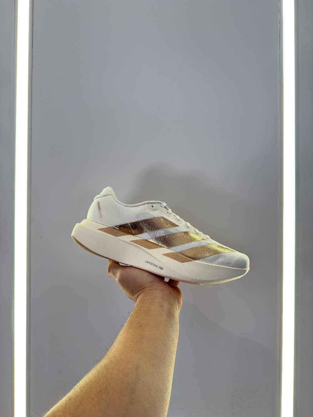 adidas Adizero Evo SL Off White Copper Metallic Blush Pink — 37, Novo