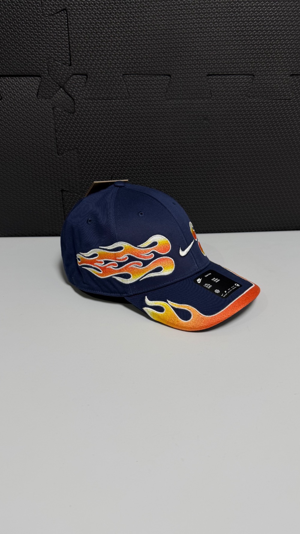 Boné Nike Club Structured OG Flame Strapback Navy Red — M / G, Novo