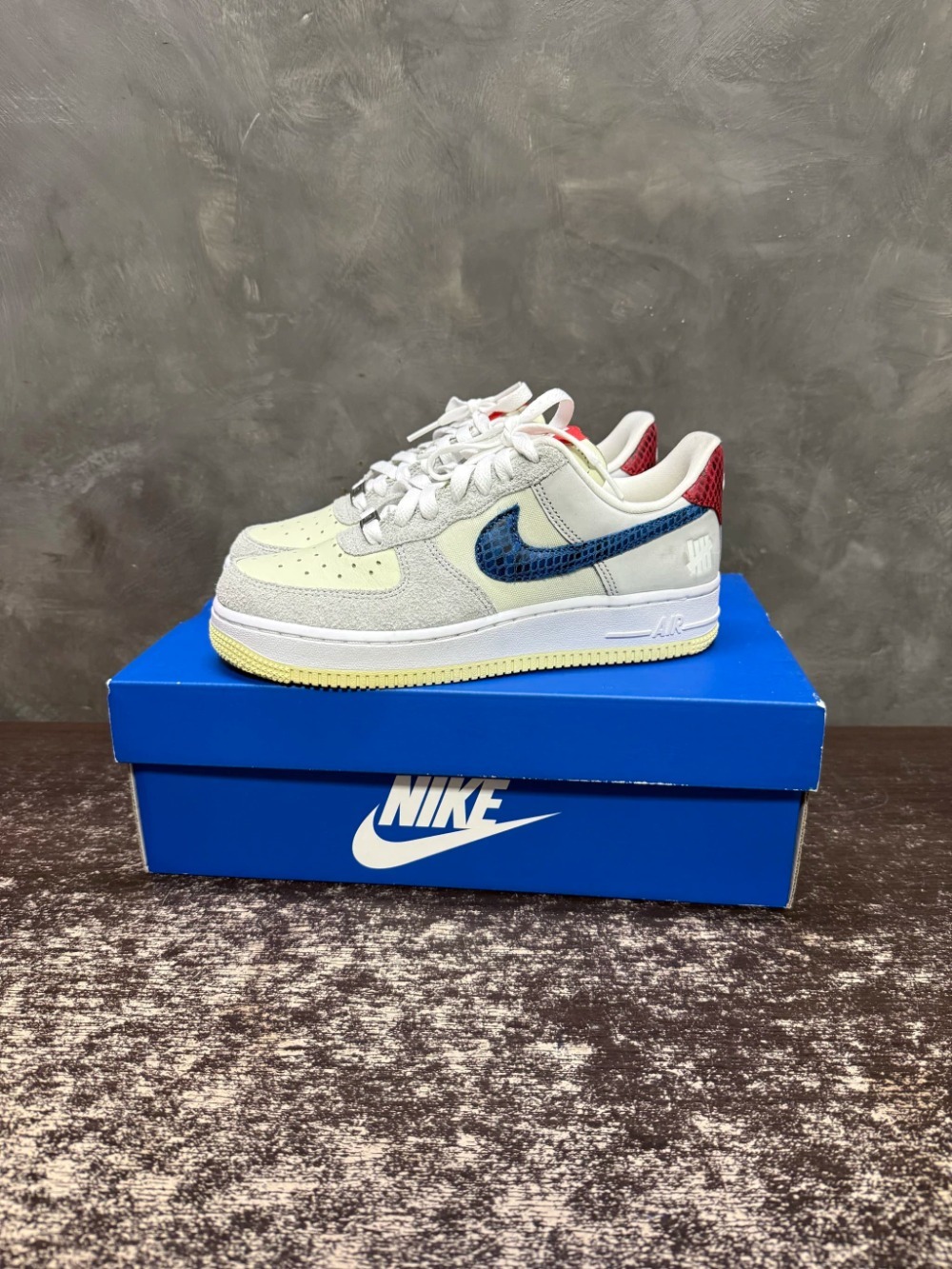 Undefeated x Nike Air Force 1 Low 5 On It — 36, Usado