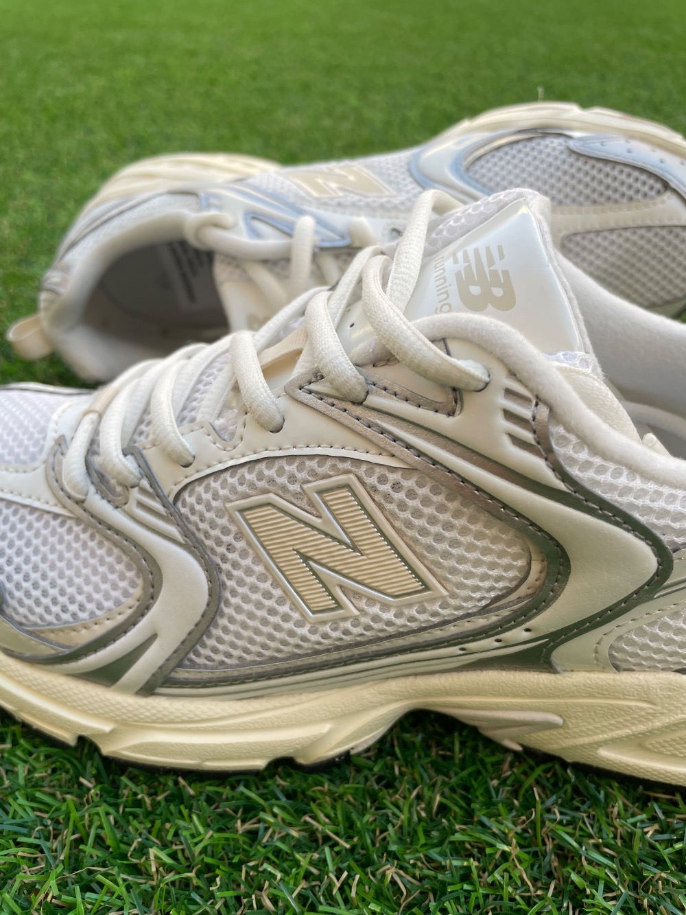 New Balance 530 Silver Metallic Linen