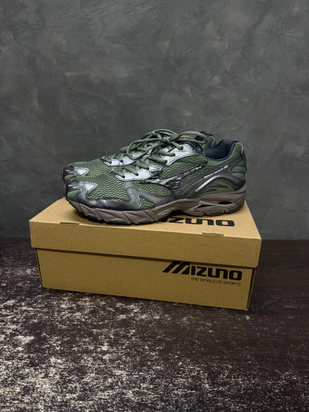 Mizuno Wave Rider 10 Agave Green Black Sand Metallic Grey