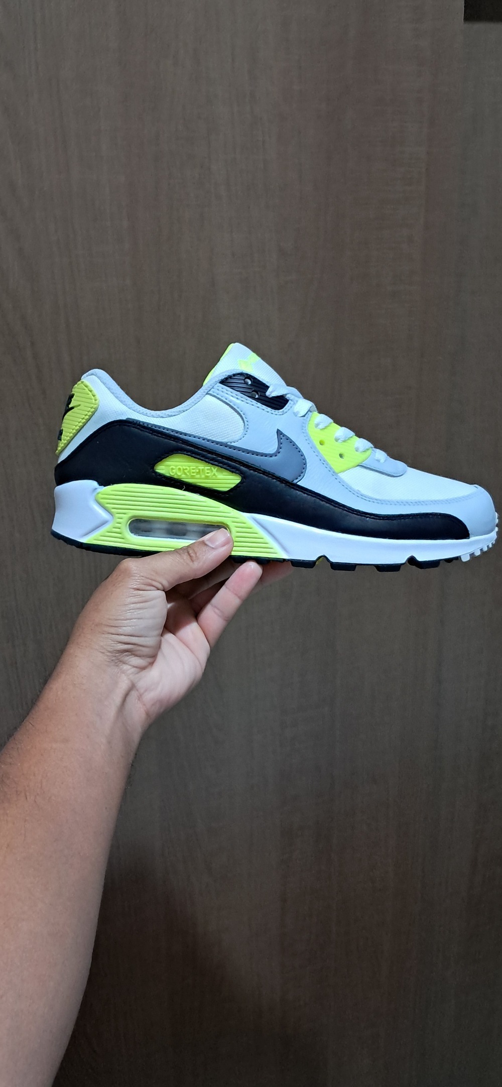 Nike Air Max 90 Gore-Tex Summit White Cool Grey Volt Black — 37.5 / 38 / 39, Usado
