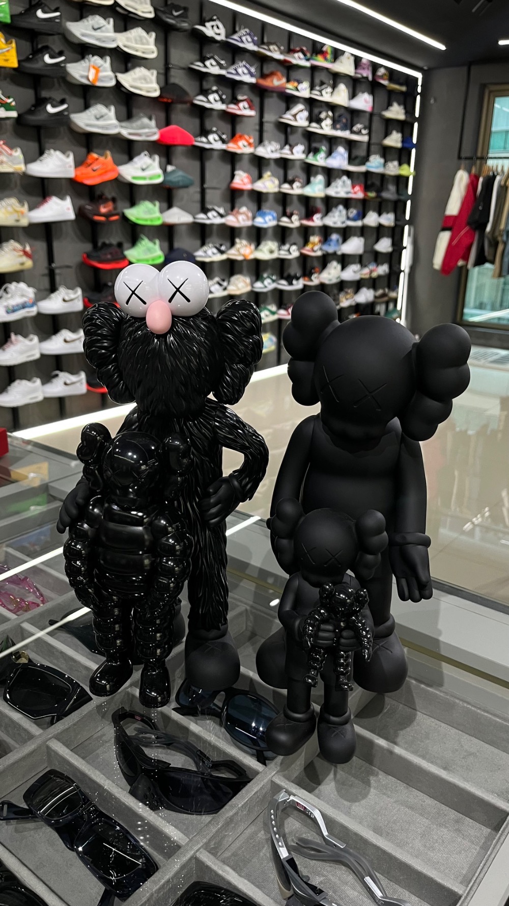 KAWS Family Vinyl Black