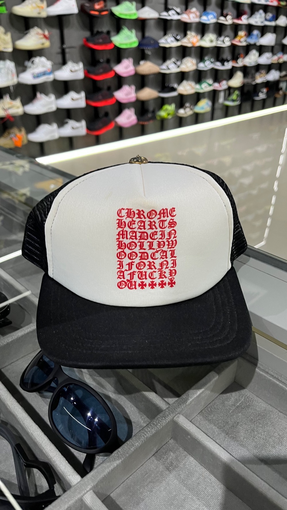 Boné Chrome Hearts Eyechart Trucker Black White Red