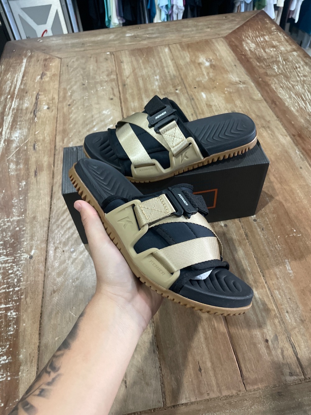 Chinelo Kenner slide