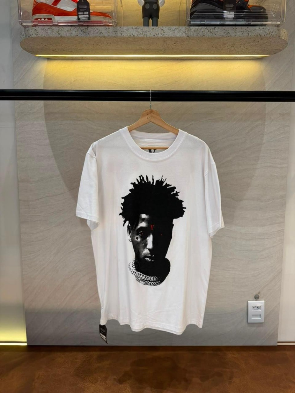 Camiseta Vlone Branca Young Boy