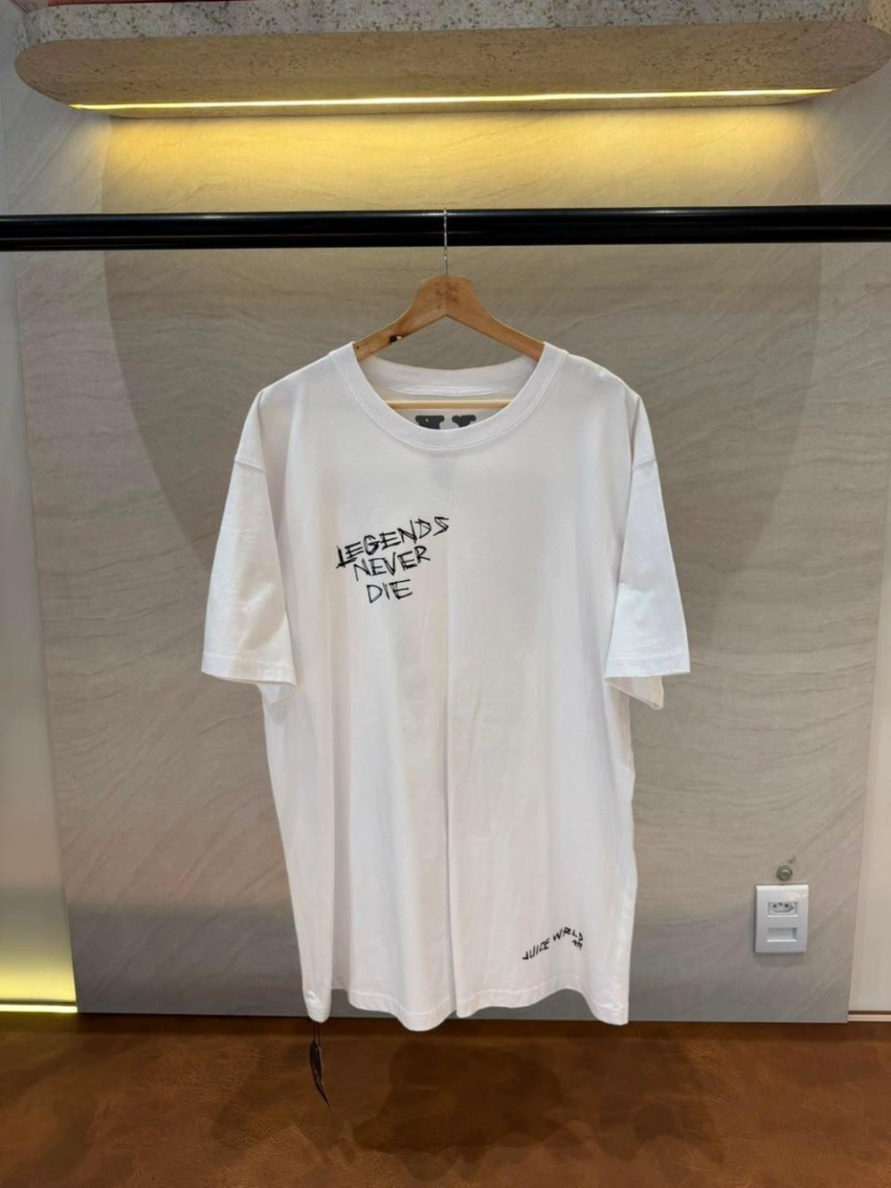 Camiseta Vlone Branca Legends Never Die