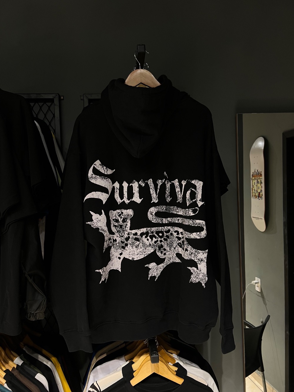Moletom Survival Logo Black
