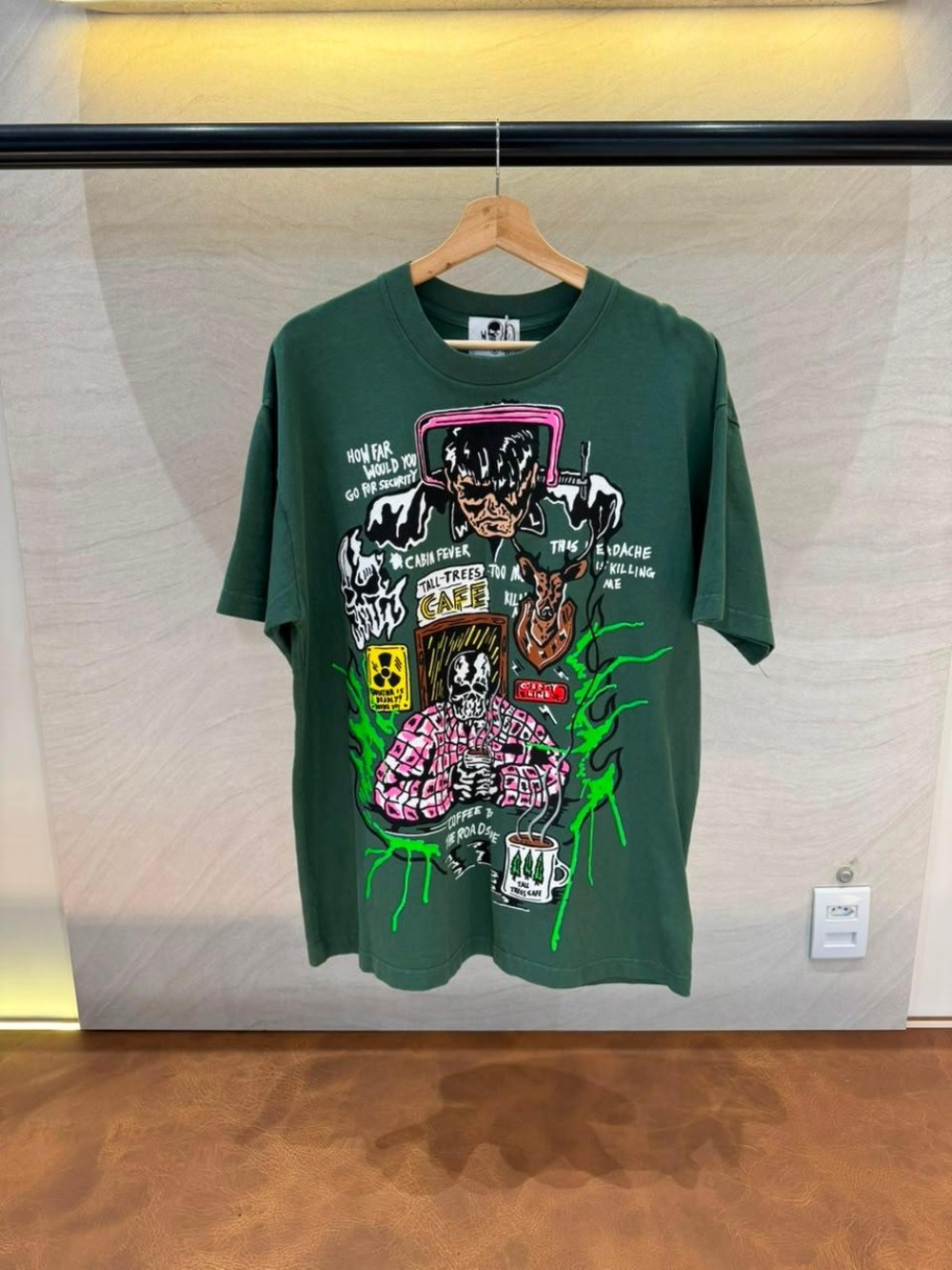 Camiseta Warren Lotas Roadside Coffee Green