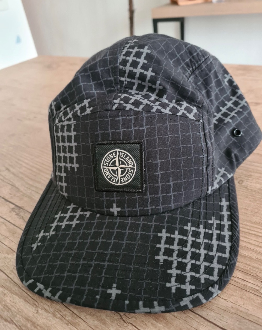Boné Stone Island modelo: 6715990ED, cor preto