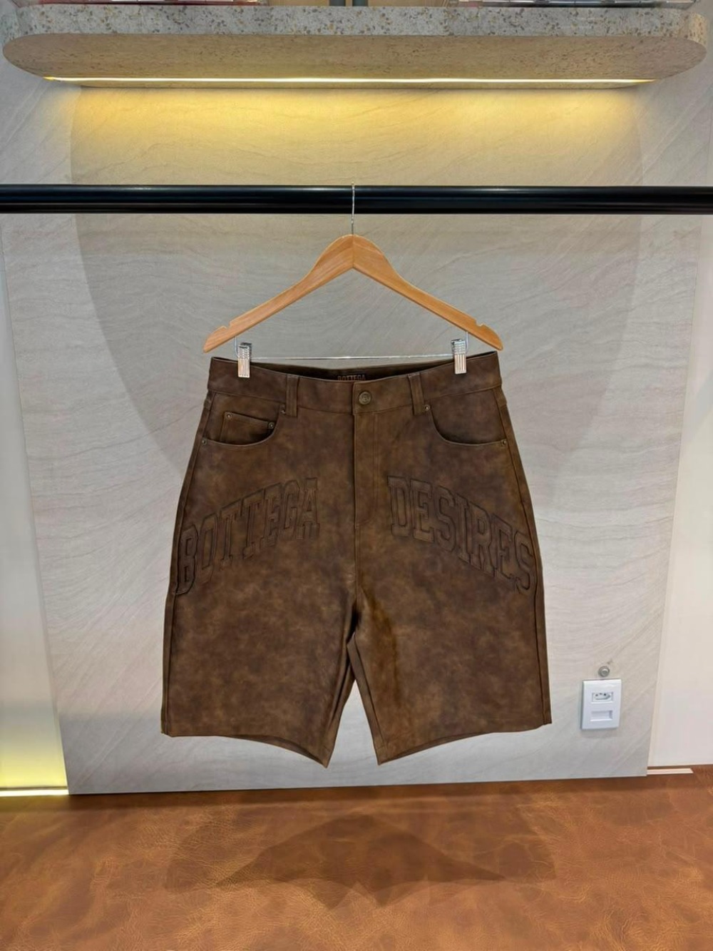 Shorts Bottega Desires Leather Brown