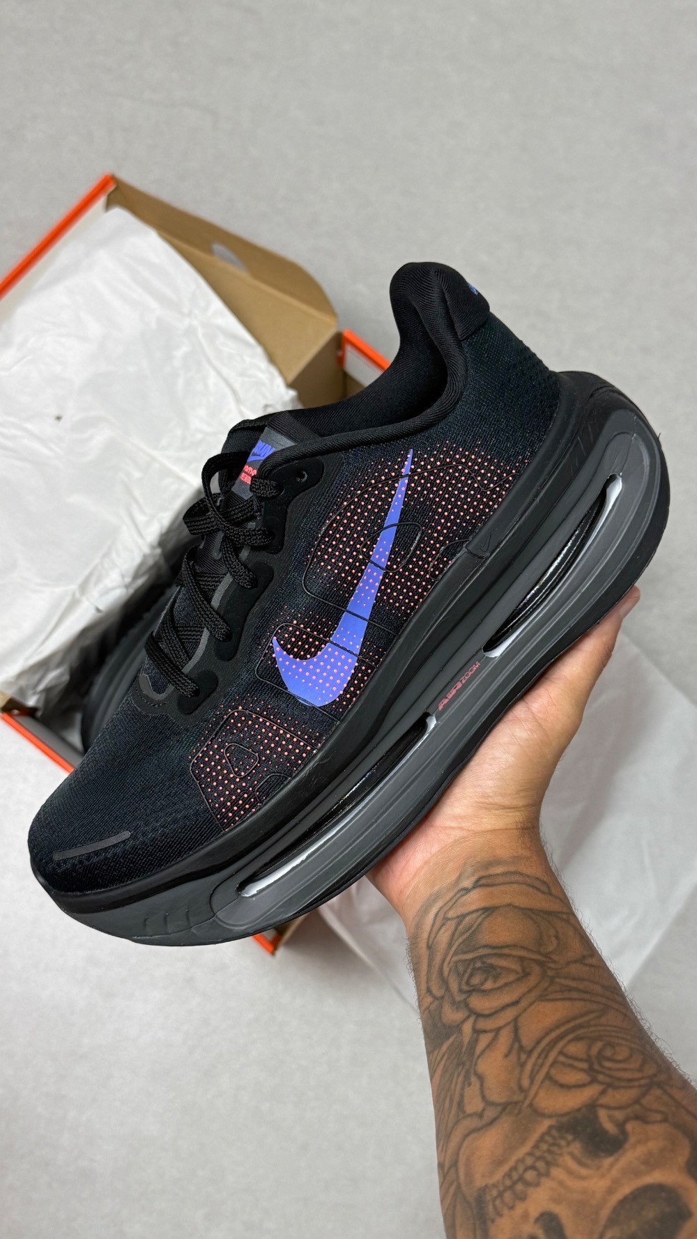 Nike Vomero Premium Black Sapphire — 40, Novo