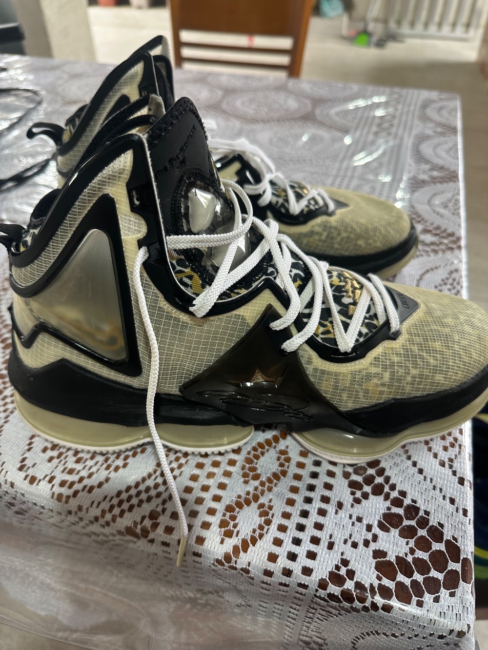 Nike LeBron 19 Royalty