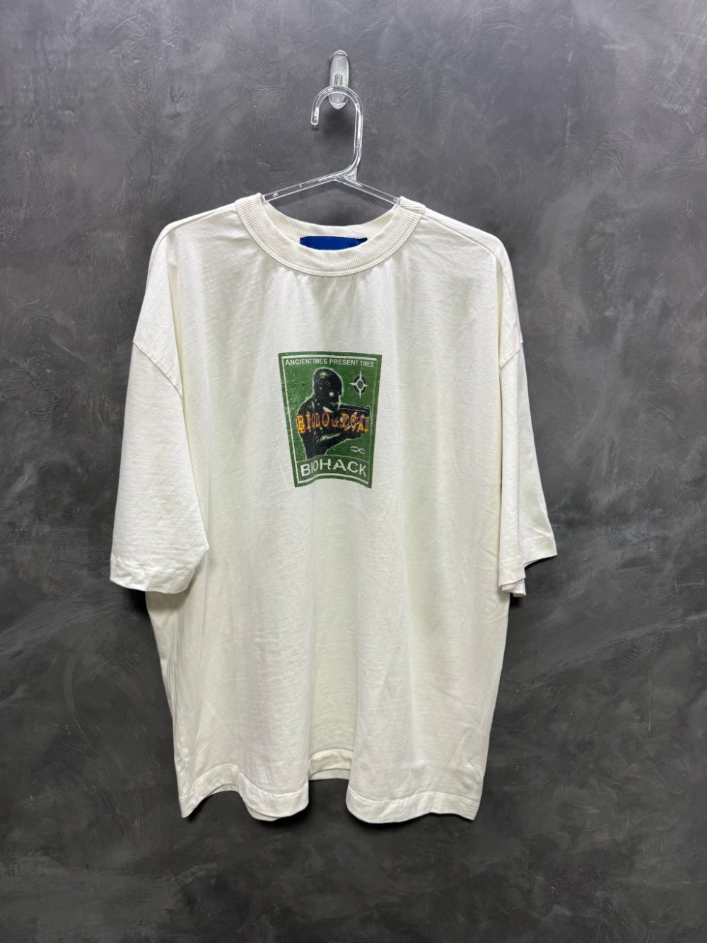 QUADRO CREATIONS BIOHACK BOXY OFF WHITE TEE