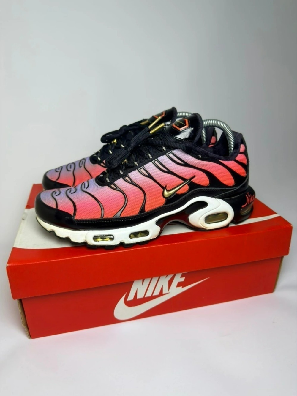 Nike Air Max Plus Sisterhood Red