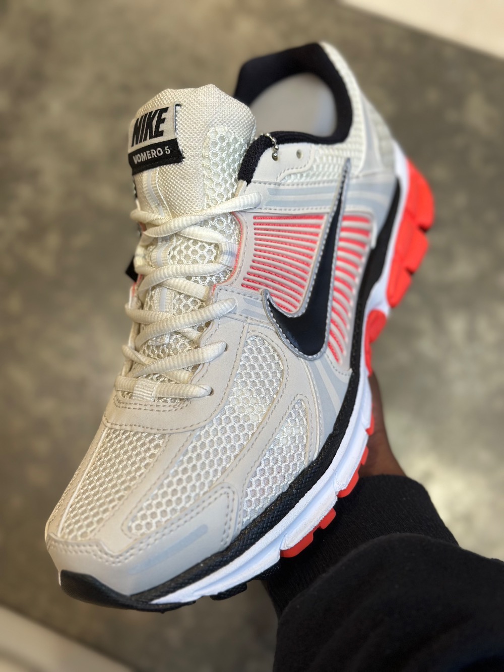 Nike Zoom Vomero 5 Light Orewood Brown Bright Crimson Sail Black