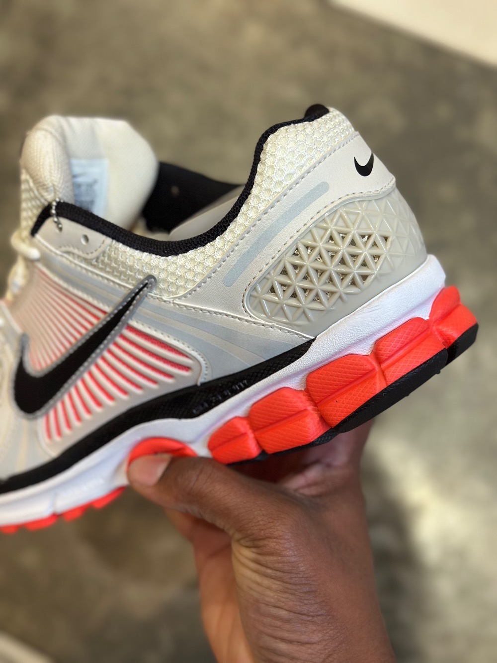 Nike Zoom Vomero 5 Light Orewood Brown Bright Crimson Sail Black
