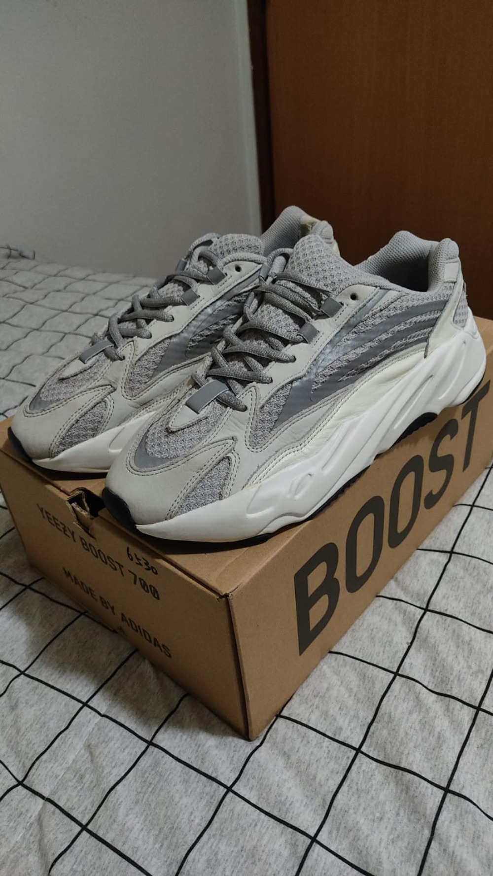 Yeezy 700 V2 Static