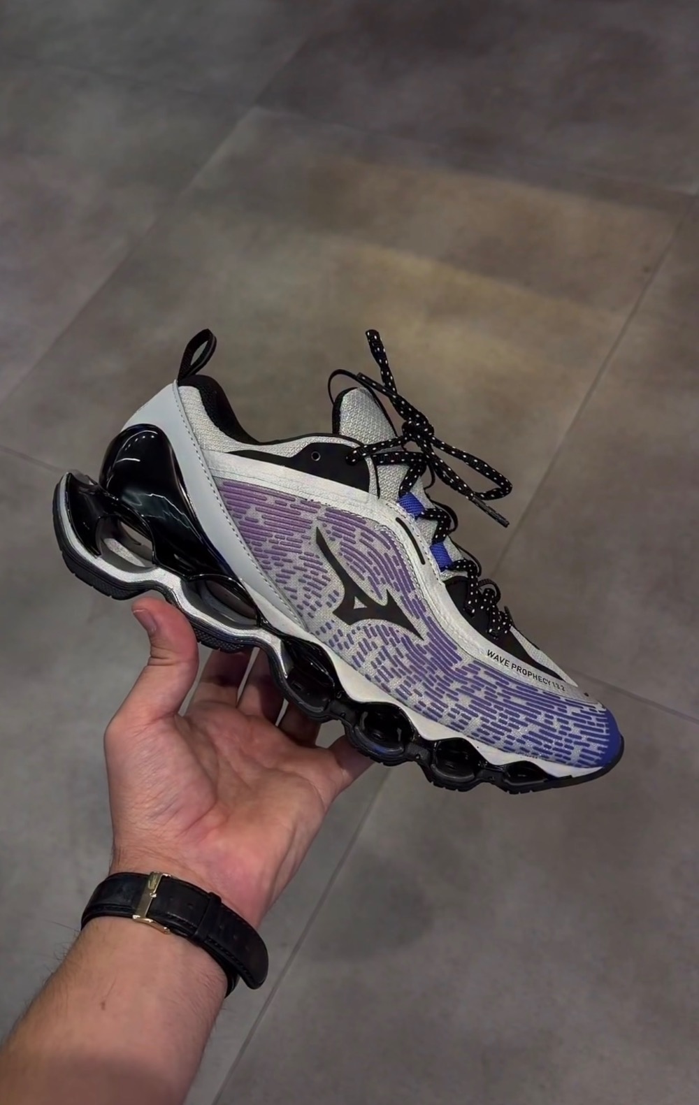 Mizuno Wave Prophecy 13.2 Gradation Grey