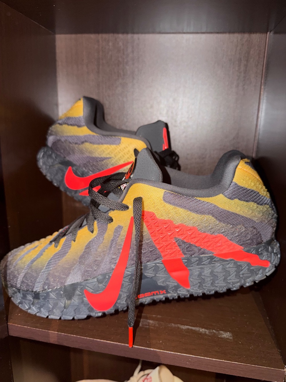 Jurassic Park x Nike Ja 3 Anthracite — 47, Usado