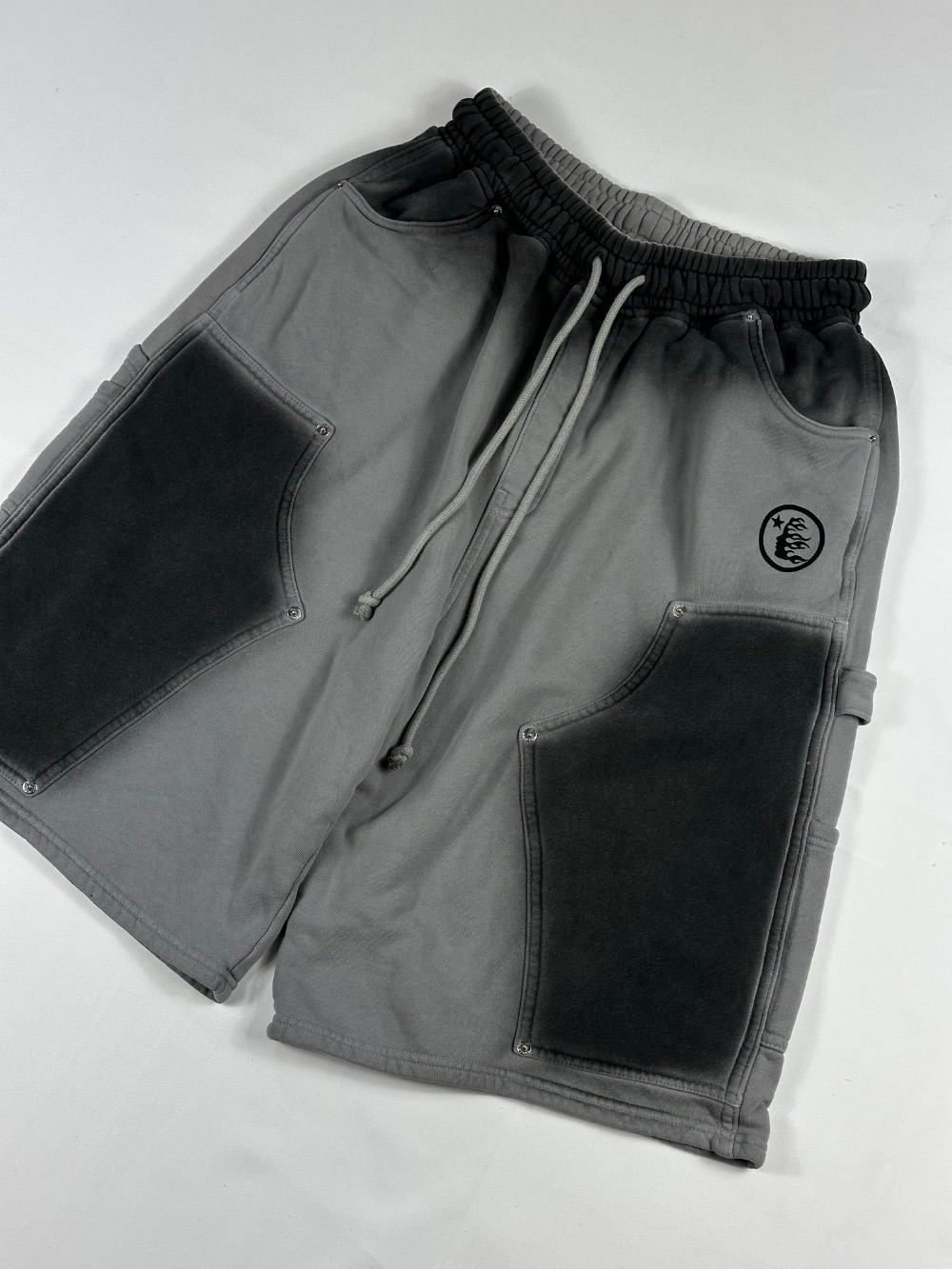 Bermuda Hellstar Carpenter Shorts Grey