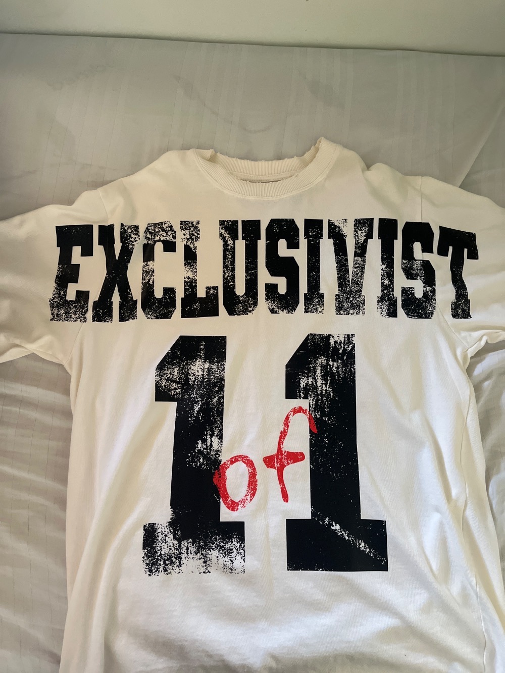 Camiseta Exclusiviist 1of1 Streets University Community College Off White
