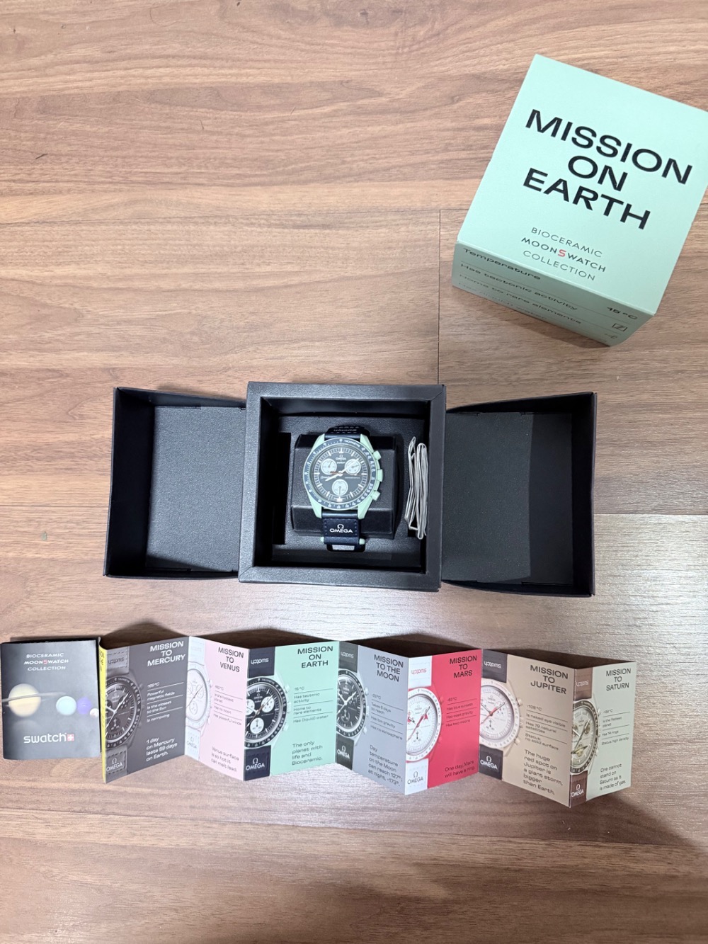 Swatch x Omega Relógio Bioceramic Moonswatch Mission to Earth