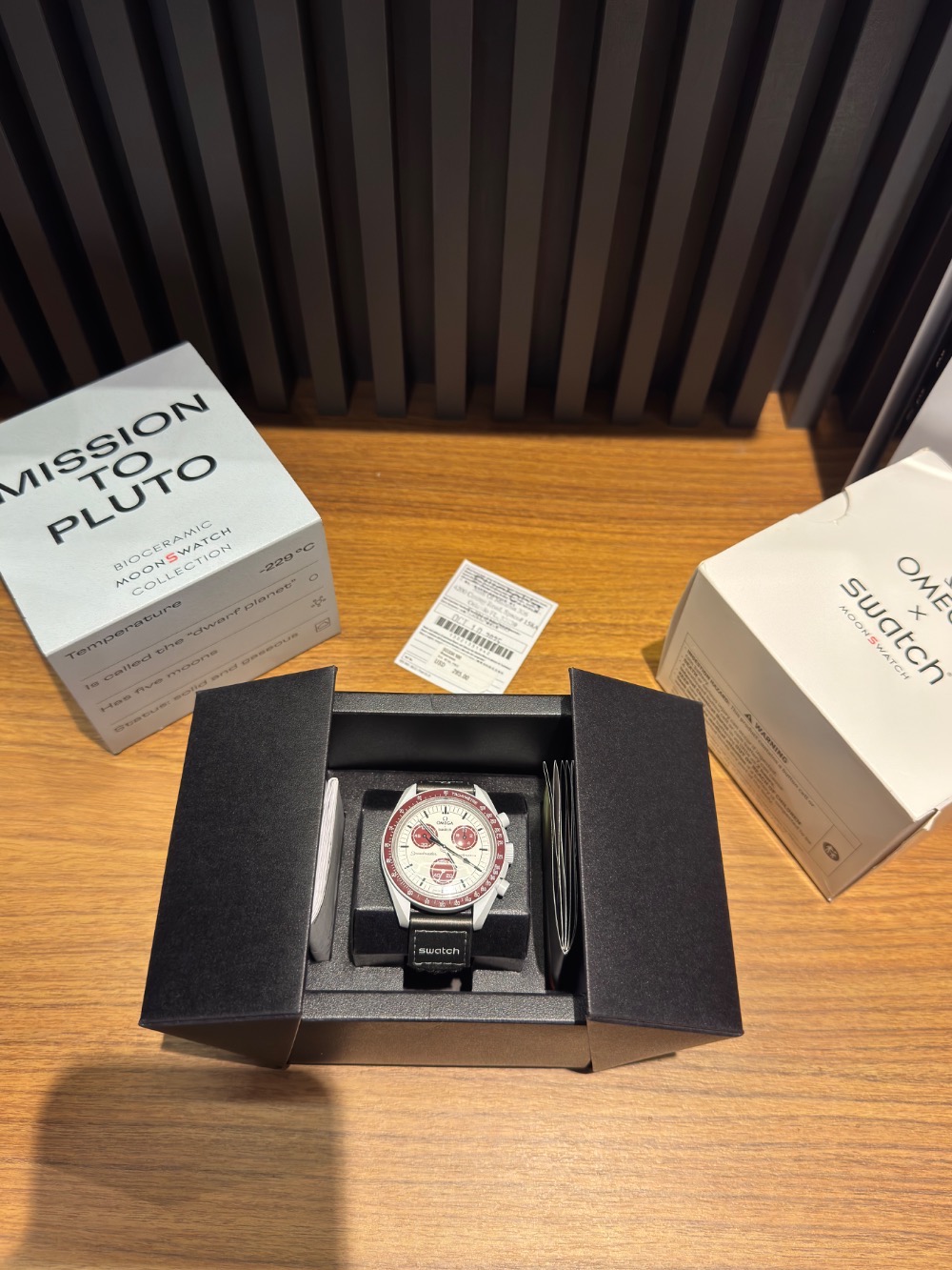 Swatch x Omega Relógio Bioceramic Moonswatch Mission to Pluto
