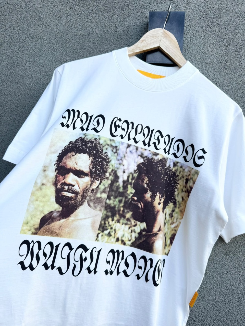 Camiseta Mad Enlatados Waifu Money Off White