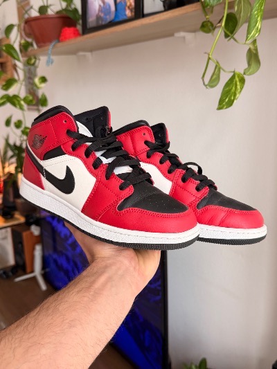 Air Jordan 1 Mid GS Coral Chalk - Droper