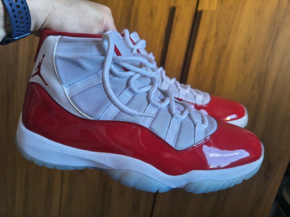 Air Jordan 11 Varsity Red